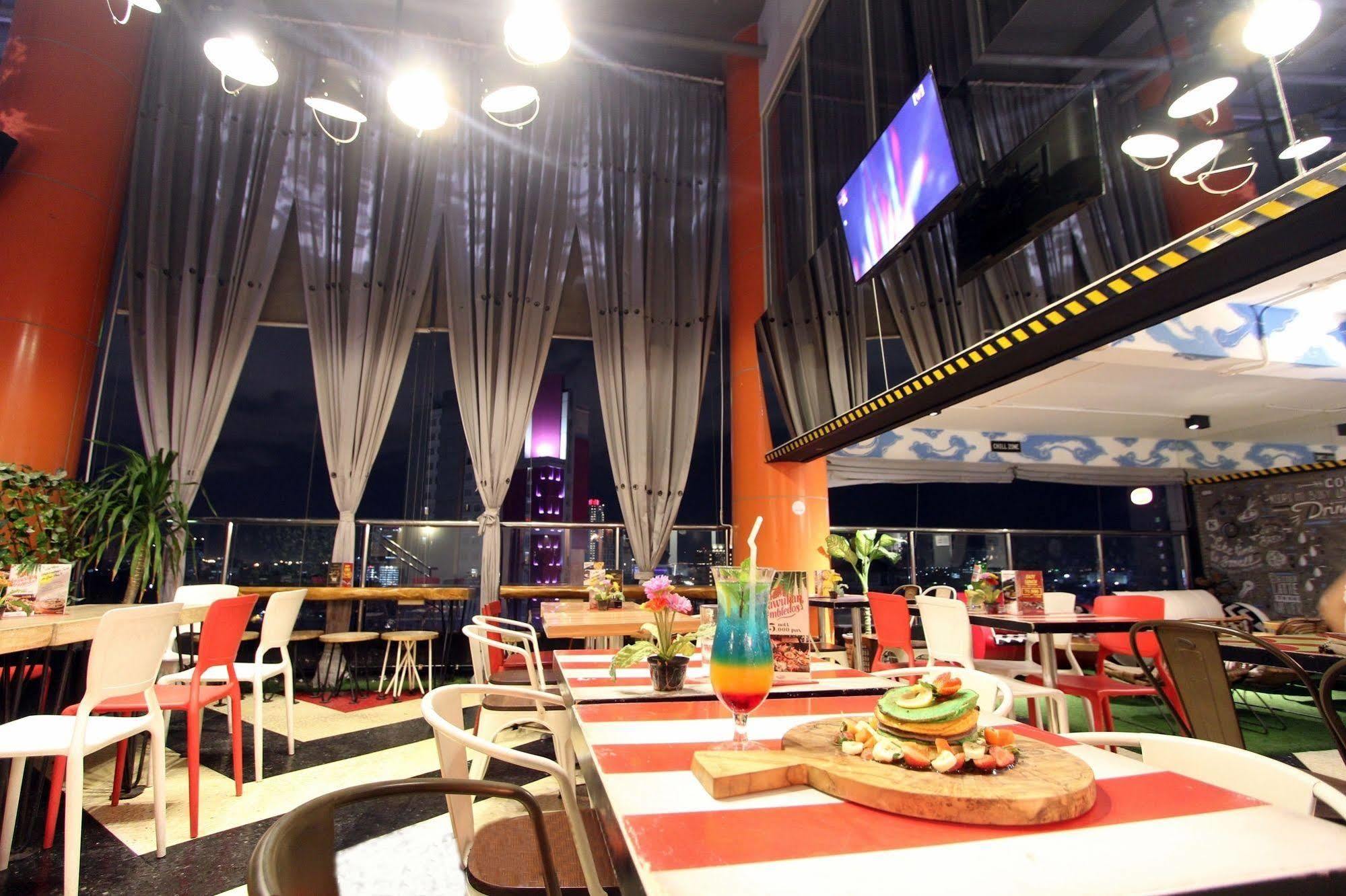 סוראבאיה G Suites Hotel By Amithya מראה חיצוני תמונה